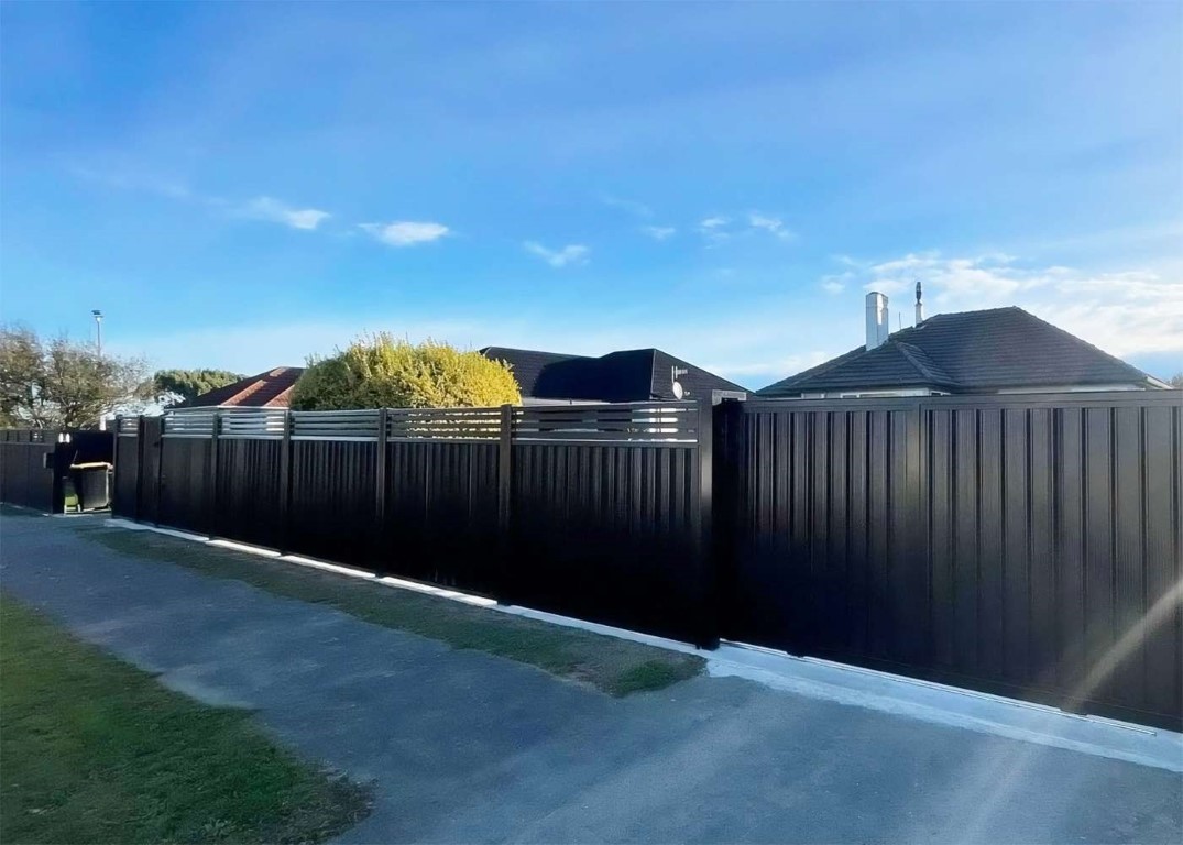 ColourPanel Slat Top road front - Johnson Fencing Christchurch project